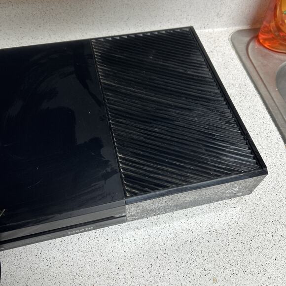 Microsoft Xbox One 1540 Black USB HDMI Video Game Console Only - Picture 3 of 6